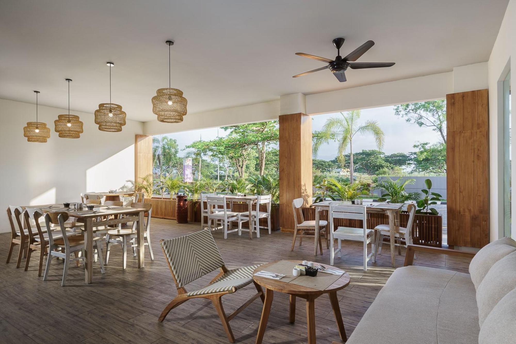 Swiss-belcourt Lombok Praya